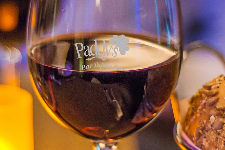 Glazen bedrukken - Wijnglazen met Logo voor de Horeca - Wijnwinst