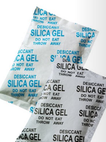 silica-gel-ooit-afgevraagd-hoe-dit-wonder-van-bescherming-tegen-vochtschade-in-de verpakking-van-het-product-werkt-we-leggen-het-u-in-het-kort-uit. - Droogzakjes - Canadaco B.V.